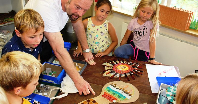 An der Montessori Grundschule in Salzkotten findet das Projekt „Wir sind Feuer, Erde, Wasser & Luft