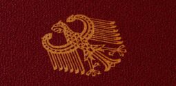 Bundesadler auf einem Pass